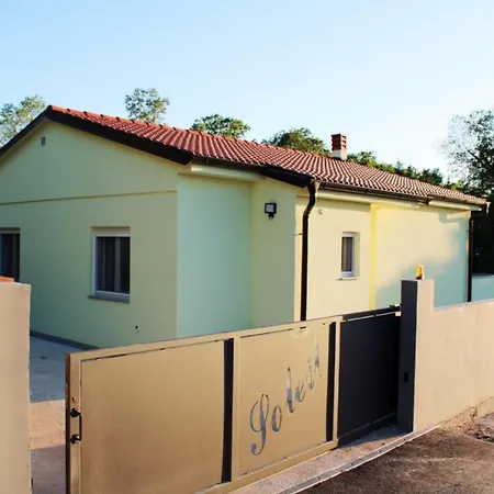 Castelnuova Soleil * Rakalj